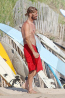 PEOPLE - Foo Fighter Taylor Hawkins am Strand von Montauk