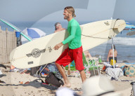 PEOPLE - Foo Fighter Taylor Hawkins am Strand von Montauk