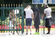 EXKLUSIV - Mario Balotelli mit Klein Pia einen Fun-Park in Verona