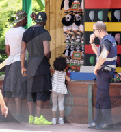 EXKLUSIV - Mario Balotelli mit Klein Pia einen Fun-Park in Verona