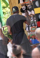 EXKLUSIV - Mario Balotelli mit Klein Pia einen Fun-Park in Verona