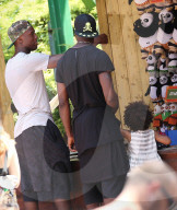 EXKLUSIV - Mario Balotelli mit Klein Pia einen Fun-Park in Verona