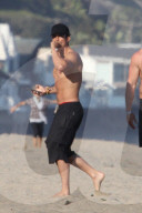 EXKLUSIV - Sexy: Orlando Bloom oben ohne am Strand von Malibu