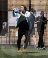 EXKLUSIV - Brooklyn Beckham dreht im Skateboard-Park seinen ersten Kurzfilm