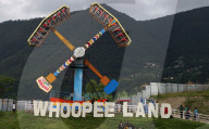 FEATURE - 'Whoopee Land' Freizeit & Wasserpark in Nepal