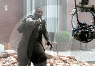 PEOPLE - Idris Elba auf dem Set zu "The Dark Tower" in New York