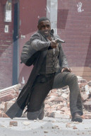 PEOPLE - Idris Elba auf dem Set zu "The Dark Tower" in New York