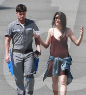 PEOPLE - Josh Hutcherson und Claudia Traisac auf dem Filmset in Valencia