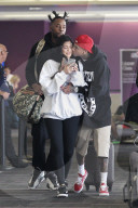EXKLUSIV - Kylie Jenner und Tyga turteln am Flughafen in Los Angeles