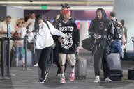 EXKLUSIV - Kylie Jenner und Tyga turteln am Flughafen in Los Angeles
