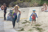 EXKLUSIV - Hilary und Haylie Duff mit ihren Kindern am beach von Malibu