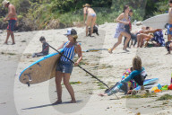 EXKLUSIV - Hilary und Haylie Duff mit ihren Kindern am beach von Malibu