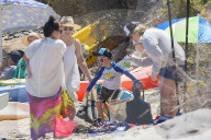EXKLUSIV - Hilary und Haylie Duff mit ihren Kindern am beach von Malibu