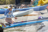 EXKLUSIV - Hilary und Haylie Duff mit ihren Kindern am beach von Malibu