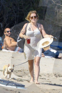 EXKLUSIV - Hilary Duff mit ihren Kindern am Beach von Malibu