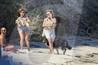 EXKLUSIV - Hilary Duff mit ihren Kindern am Beach von Malibu