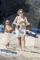 EXKLUSIV - Hilary Duff mit ihren Kindern am Beach von Malibu