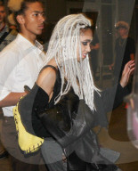 EXKLUSIV - FKA Twigs mit neuer Frisur