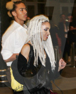 EXKLUSIV - FKA Twigs mit neuer Frisur