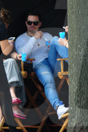 PEOPLE - Jennifer Lopez und Casper Smart auf dem Filmset von 'Shades of Blue'