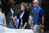 PEOPLE - Jennifer Lopez und Casper Smart auf dem Filmset von 'Shades of Blue'