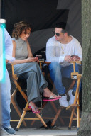 PEOPLE - Jennifer Lopez und Casper Smart auf dem Filmset von 'Shades of Blue'