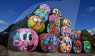 FEATURE - Heu-Ballen-Kunst in Nordirland