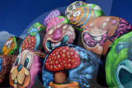 FEATURE - Heu-Ballen-Kunst in Nordirland