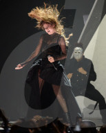 PEOPLE - Selena Gomez auf der Bühne in Miami