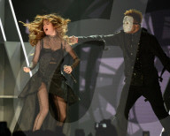 PEOPLE - Selena Gomez auf der Bühne in Miami