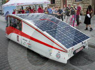 FEATURE - Studenten der Universität Lodz entwickeln ein Solarmobil
