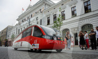 FEATURE - Studenten der Universität Lodz entwickeln ein Solarmobil