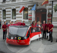 FEATURE - Studenten der Universität Lodz entwickeln ein Solarmobil