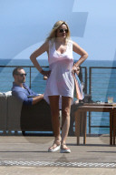 PEOPLE - Russell Simmons und seine Freundin schauen sich den Beach in Malibu an