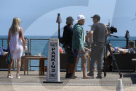 PEOPLE - Russell Simmons und seine Freundin schauen sich den Beach in Malibu an