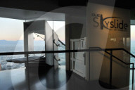 PEOPLE - Promis an der Eröffnung des 'OUE Skyspace' in LA