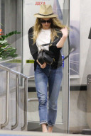 PEOPLE - Amber Heard geht etwas zerknautscht zum Arzt in New York