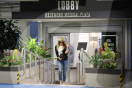 PEOPLE - Amber Heard geht etwas zerknautscht zum Arzt in New York