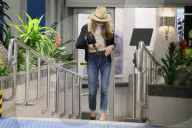 PEOPLE - Amber Heard geht etwas zerknautscht zum Arzt in New York