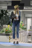 PEOPLE - Amber Heard geht etwas zerknautscht zum Arzt in New York