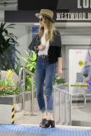 PEOPLE - Amber Heard geht etwas zerknautscht zum Arzt in New York