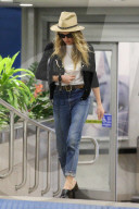 PEOPLE - Amber Heard geht etwas zerknautscht zum Arzt in New York
