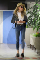 PEOPLE - Amber Heard geht etwas zerknautscht zum Arzt in New York