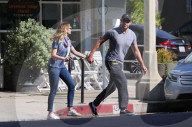 PEOPLE - Emily Blunt und John Krasinski nach der Geburt ihres zweiten Kindes in LA unterwegs