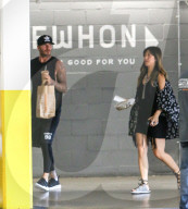 EXKLUSIV - David Beckham kauft gesund ein in West Hollywood 