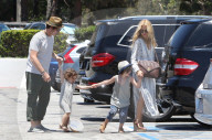 PEOPLE - Rachel Zoe und Rodger Berman sind mit ihren aktiven Kindern in Malibu unterwegs