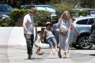 PEOPLE - Rachel Zoe und Rodger Berman sind mit ihren aktiven Kindern in Malibu unterwegs