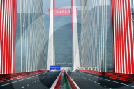 FEATURE - 78 Kilometer lange Brücke in China eröffnet