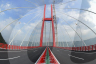 FEATURE - 78 Kilometer lange Brücke in China eröffnet
