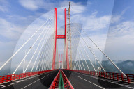 FEATURE - 78 Kilometer lange Brücke in China eröffnet